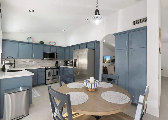 New Alta Retreat Pool Games & Sleeps 10 Holiday home *