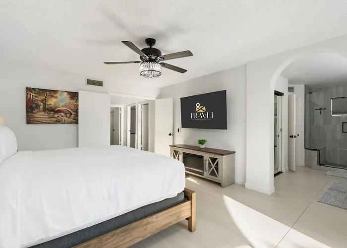 New Alta Retreat Pool Games & Sleeps 10 Holiday home Mesa