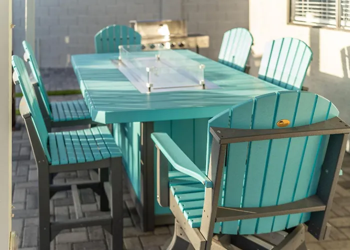 New Alta Retreat Pool Games & Sleeps 10 Holiday home