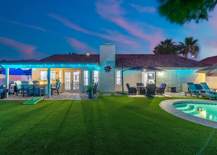 New Alta Retreat Pool Games & Sleeps 10 Holiday home *
